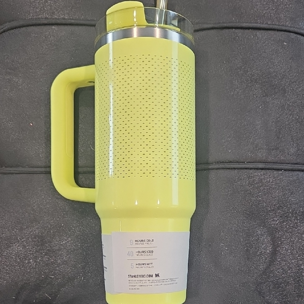 Stanley X CALIA 30 oz. Quencher H2.0 FlowState Tumbler - Picture 7 of 8
